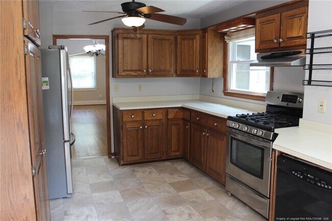 Building Photo - 236 Pinecrest Dr