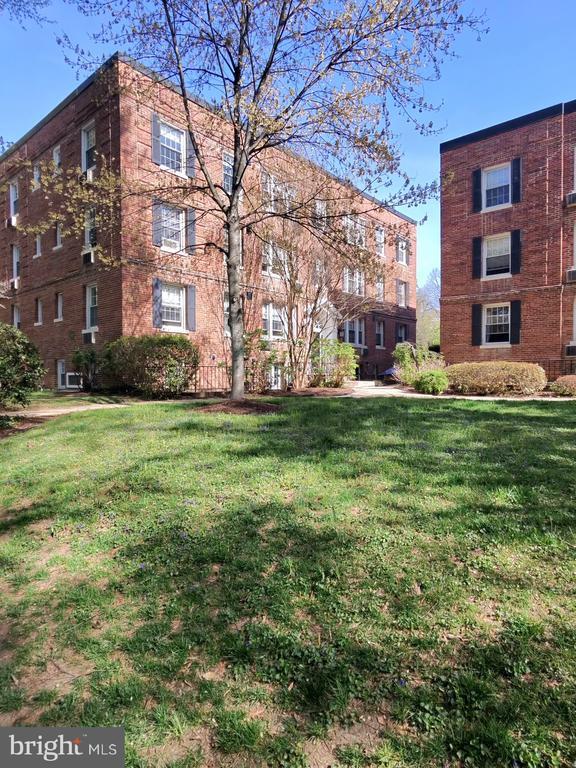 Building Photo - 4491 MacArthur Blvd NW