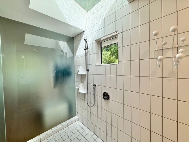 Building Photo - **OFFERING WAIVED APPLICATION FEES & $300 MOVE IN PROMOTION** Luxurious 4BD, 3BA Raleigh Home wit...