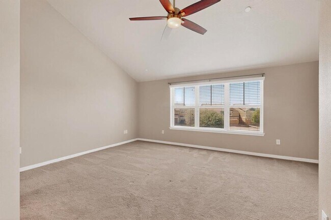 Building Photo - 1620 Bryant Dr