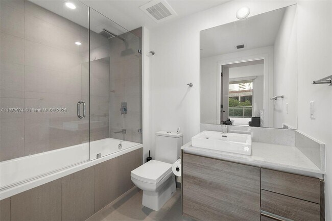 Building Photo - 1080 Brickell Ave