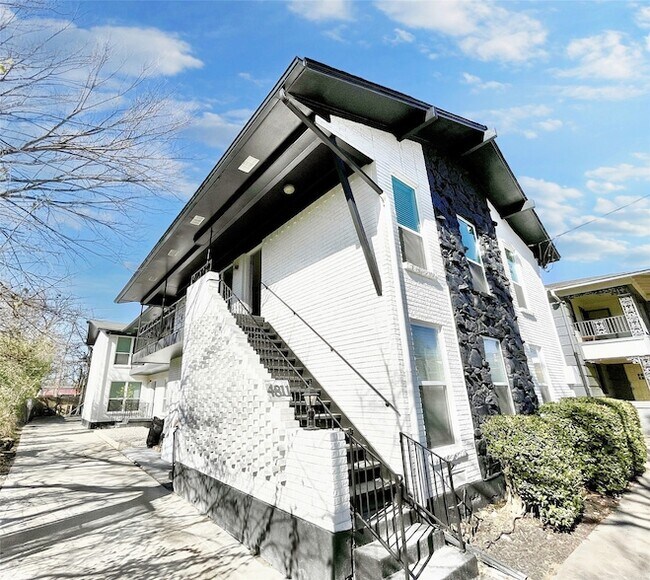 Building Photo - 4811 Live Oak St