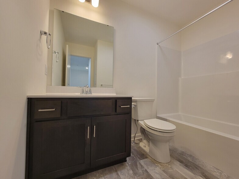 Building Photo - 2459 Spring Water Cir