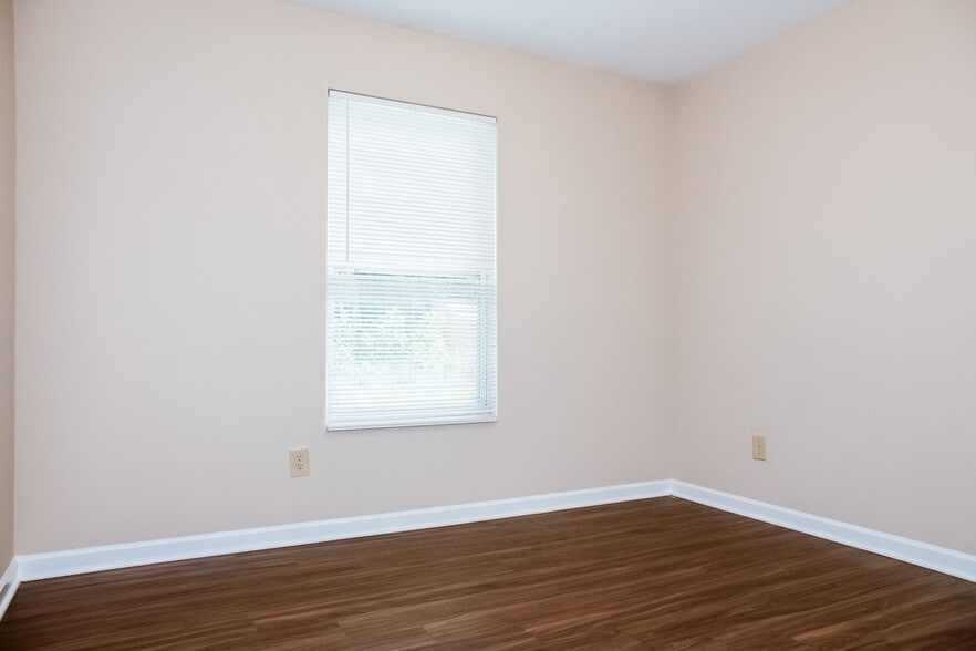 Building Photo - 1018 Allegiance Dr