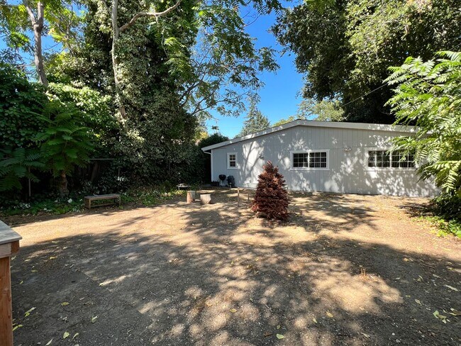 Building Photo - Excellent Downtown Palo Alto Single Story ...