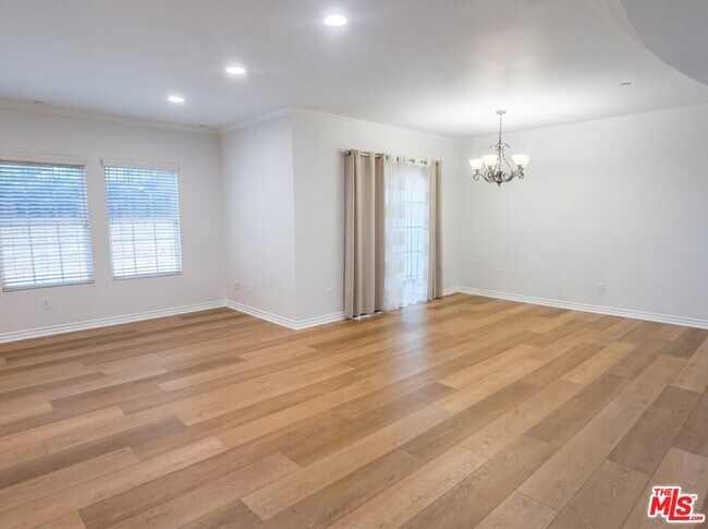 Building Photo - 4832 Whitsett Ave