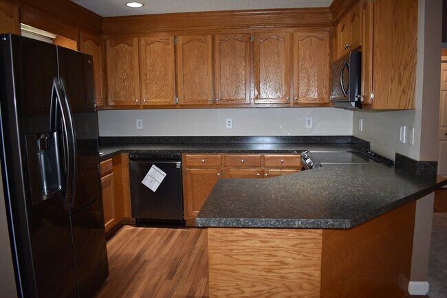 Building Photo - 2470 Navigator Cir