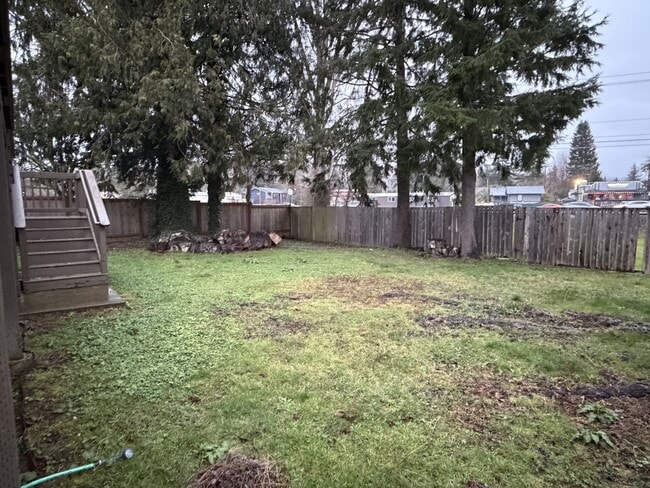 Building Photo - 8428 Maple Ave SE