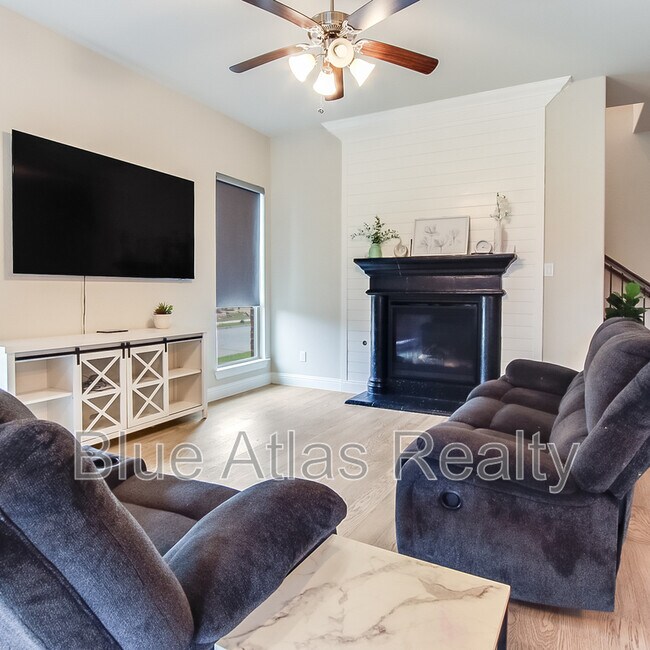 Building Photo - 4001 Bear Creek Ct