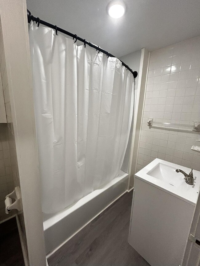 Building Photo - 447 McGill St