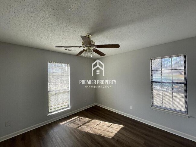 Building Photo - 5738 Riverhead Ave