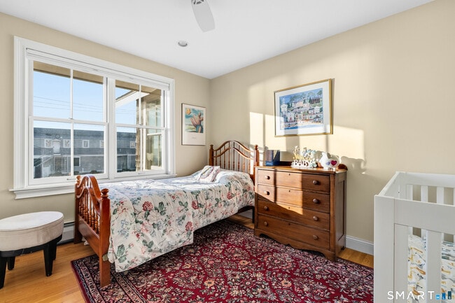 Building Photo - 5 Middle Beach Rd