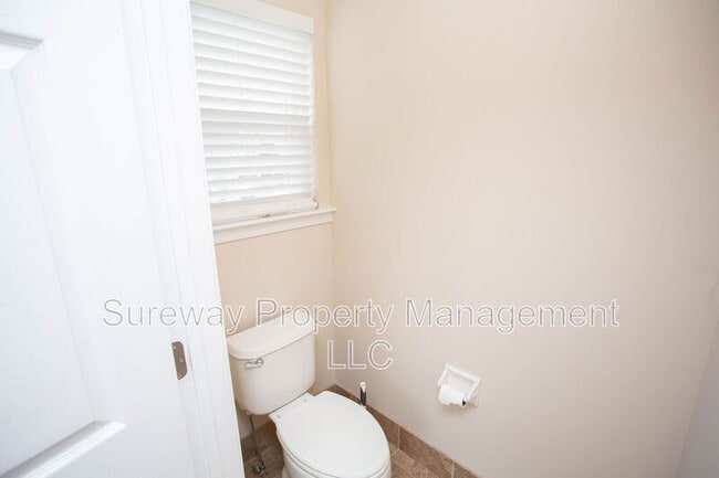 Building Photo - 7 Amaryllis Ln