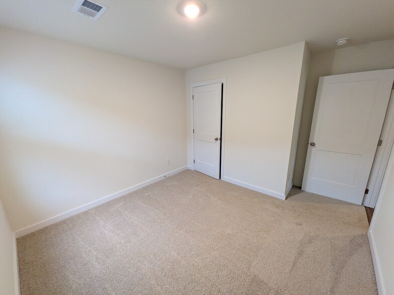 Building Photo - 8483 Bright Water Dr