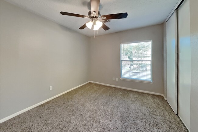 Building Photo - 9322 Wandsworth Dr
