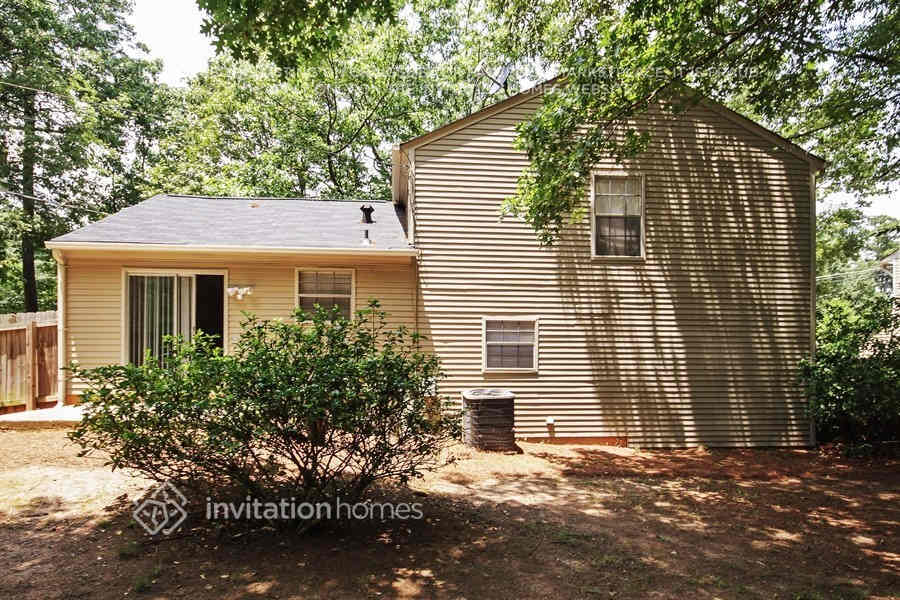 Building Photo - 1467 Shenta Oak Dr