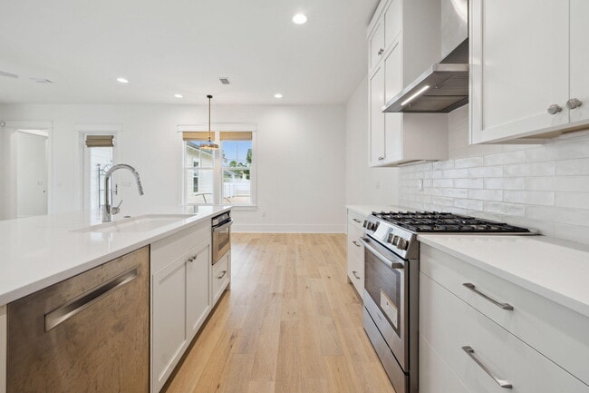 Building Photo - 91 Heartwood St