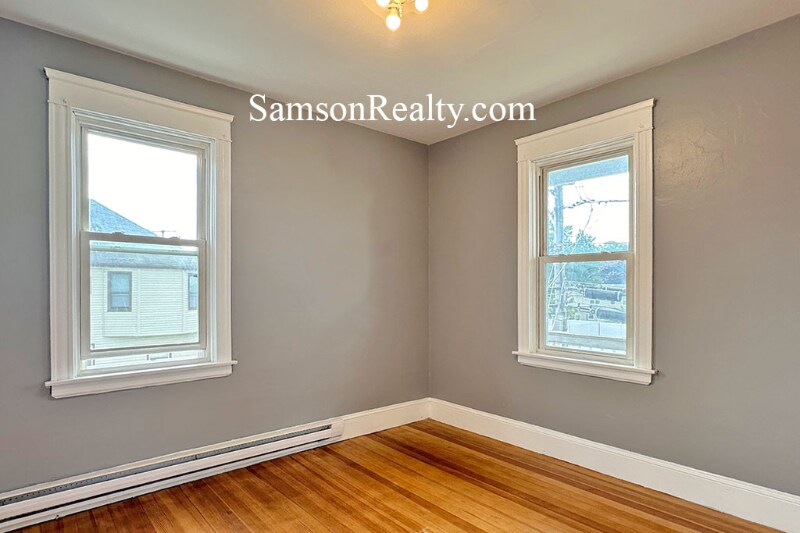 Building Photo - 979 Mineral Spring Ave