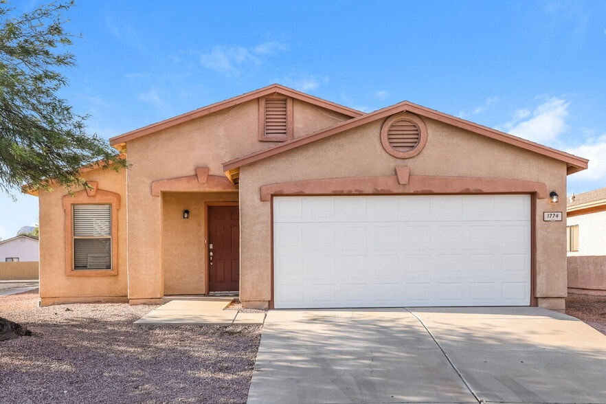 Primary Photo - 1774 W Summer Dawn Dr
