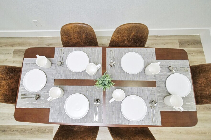 Building Photo - 1364 Sylvia Dr