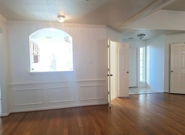 Building Photo - 17124 Gleneagle Dr S