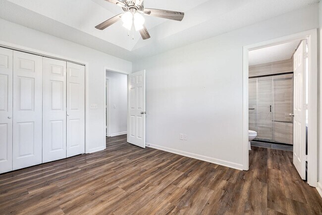Building Photo - Updated 3BR Home with Fenced Yard in the H...