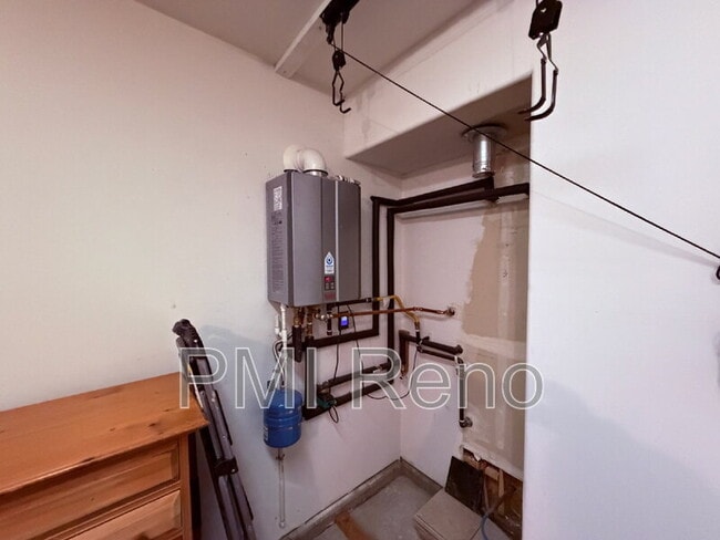 Building Photo - 9070 Jack Hammer Ct