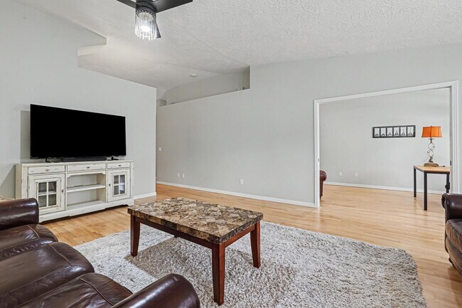 Building Photo - 4023 N Bayou Ln