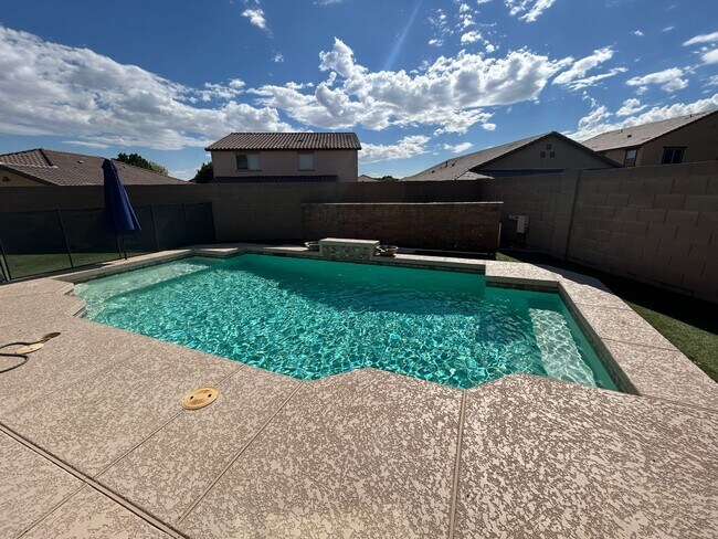 Building Photo - 15747 W Shaw Butte Dr