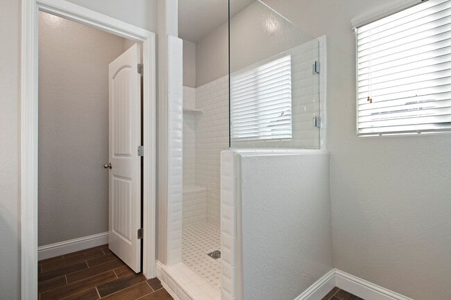 Building Photo - Clovis Eastside Home, 4BR/3.5BA, Built 201...