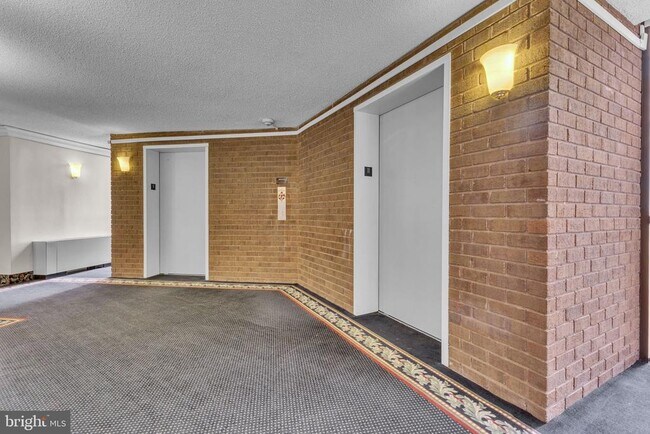 Building Photo - 6800 Fleetwood Rd