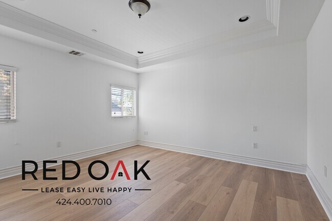 Building Photo - 10640 Woodbridge St