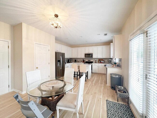 Building Photo - 514 Adeline Ct
