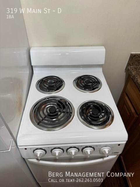 Building Photo - 319 W Main St