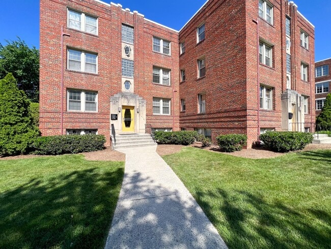 Building Photo - 6718 3rd St NW