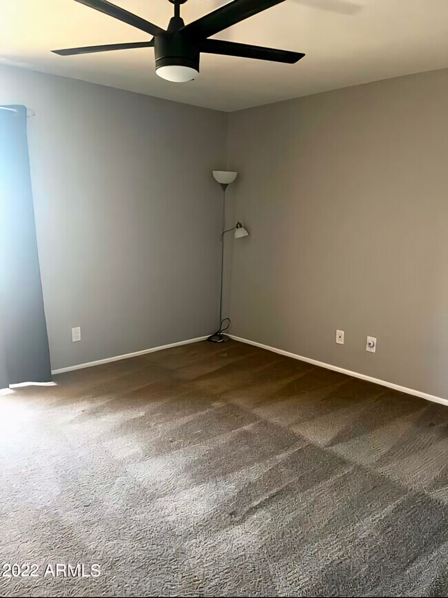 Building Photo - 4722 W Rose Ln