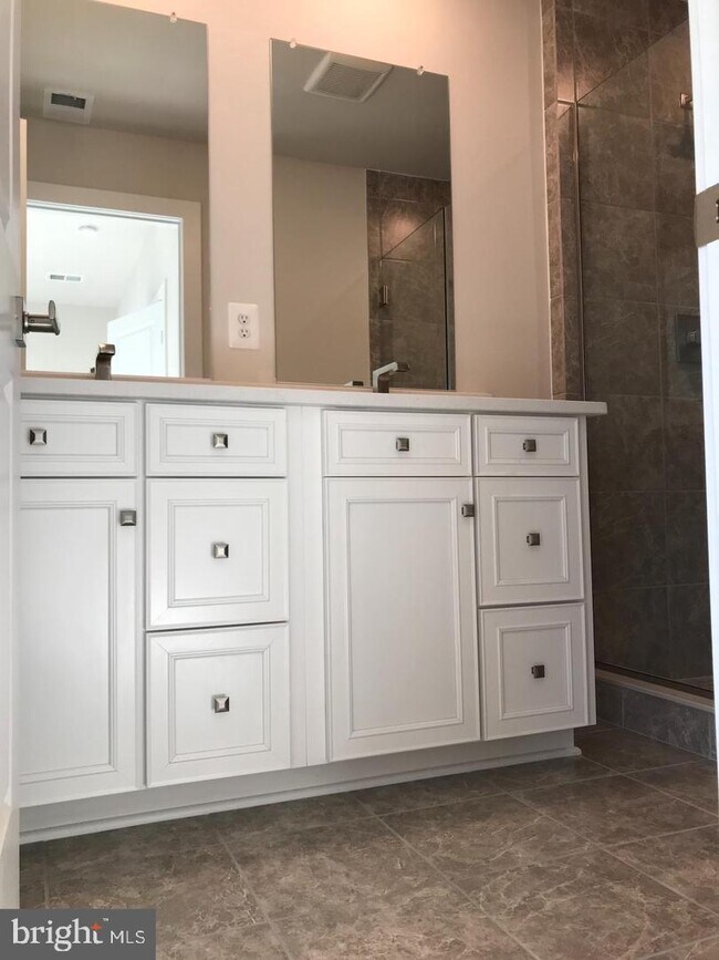 Building Photo - 12992 Hattontown Square