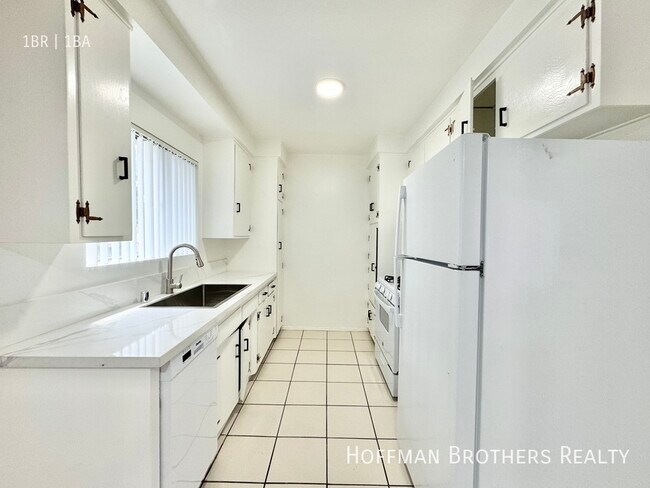 Building Photo - 6635 Etiwanda Ave