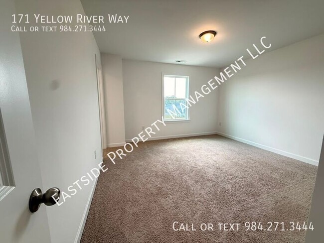 Building Photo - 171 Yellow River Wy