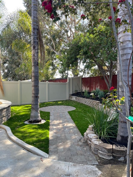 Building Photo - 39391 Tiburon Dr