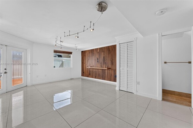 Building Photo - 6800 SW 45th Ln