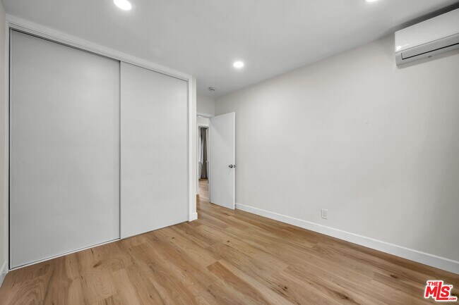 Building Photo - 2027 Euclid St
