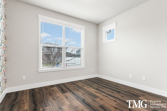 Building Photo - 1607 NE 37th Ave