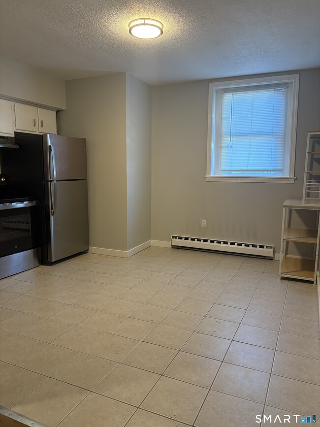 Building Photo - 36 Main St