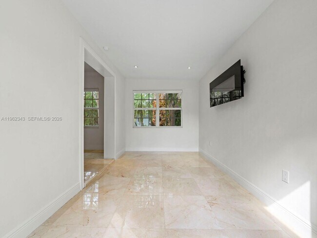 Building Photo - 5940 SW 47th St