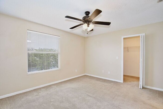 Building Photo - Beautiful 2/2.5 Townhome in the Gated Community of Waterford Villas - East Orlando is Available Now!