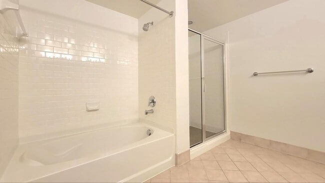 Building Photo - 2451 Midtown Ave