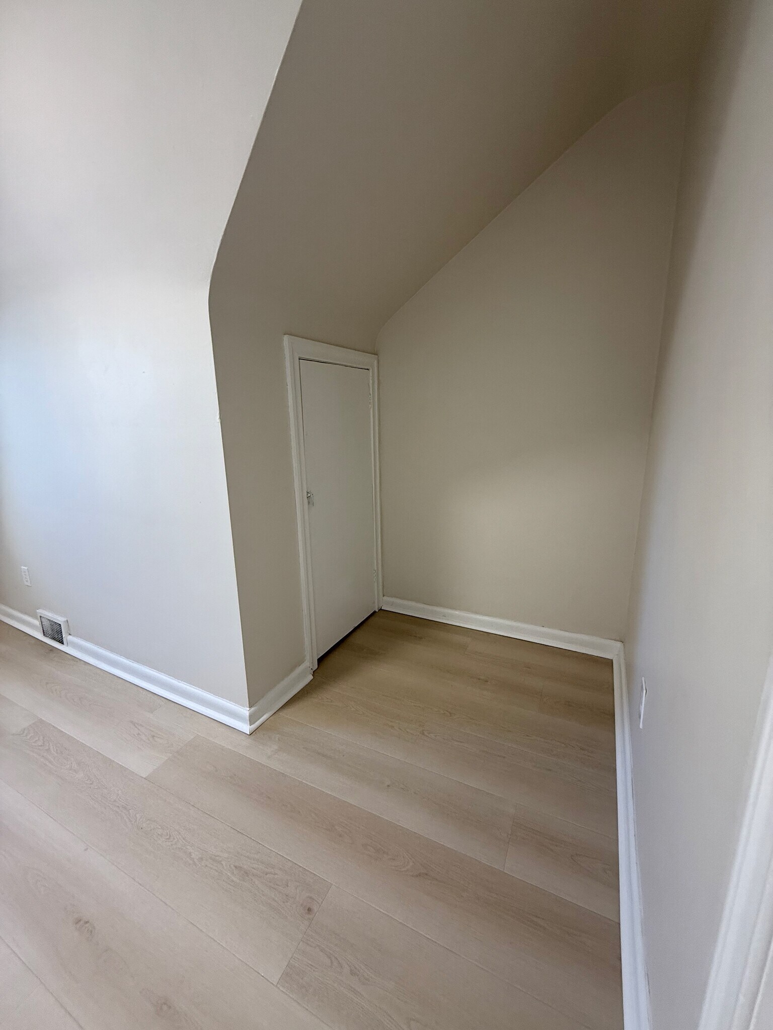 Building Photo - 5075 Somerset Ave