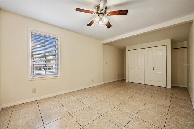 Building Photo - 2220 W Ohio Ave