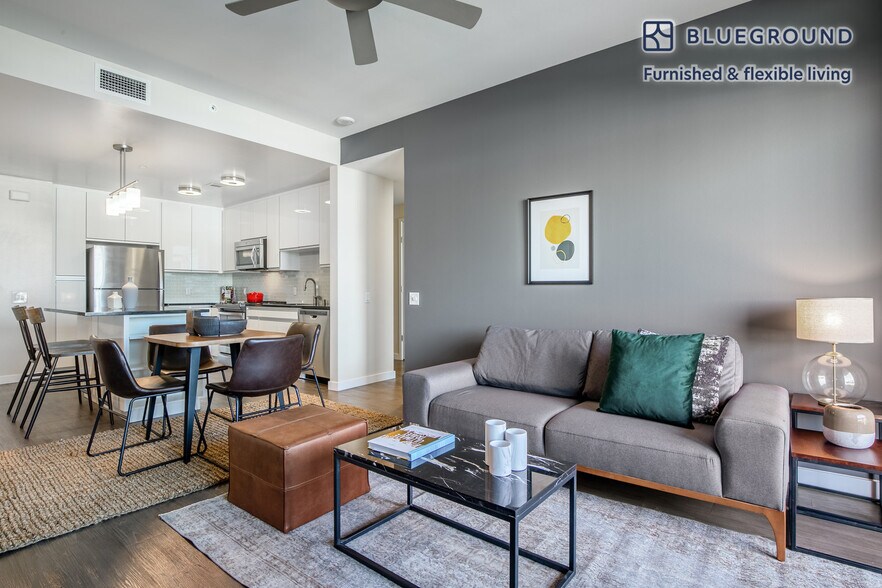 Building Photo - 690 Long Bridge St